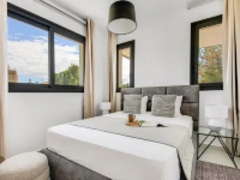 Sanders Triple - Lovely 1-Bdr. Apt. with Balcony