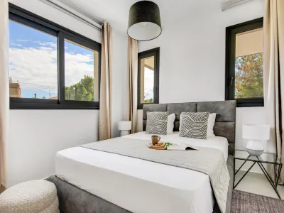 Sanders Triple - Lovely 1-Bdr. Apt. with Balcony فنادق في 