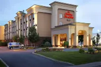 Hampton Inn & Suites by Hilton Montreal-Dorval Các khách sạn ở Pointe Claire