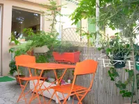 Esperanto Hotels near Le Vieux Port de Cannes