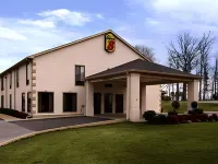 Super 8 by Wyndham Booneville Hotels in Booneville