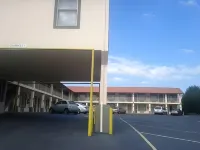 Econo Lodge Calhoun North Damascus - Bãi đậu xe