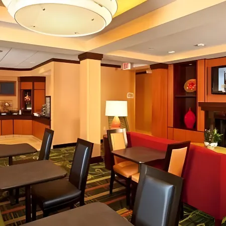 Fairfield Inn & Suites Portsmouth Exeter Отели в г. Эксетер
