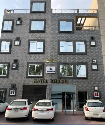 Hotel Deluxe Lahore Отели рядом с достопримечательностью «Парк Медоус»