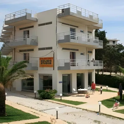 Diolkos Studios Hotels near Corinth Canal