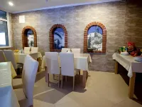 Hotel - Villa Lejla - breakfast