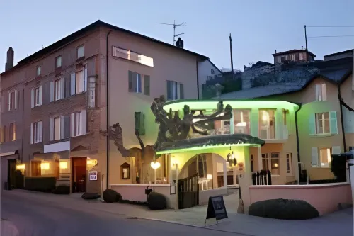 Auberge de Clochemerle - Spa & Restaurant Gastronomique étoilé Hotels in Blace