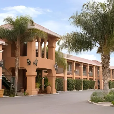 Merced Inn & Suites