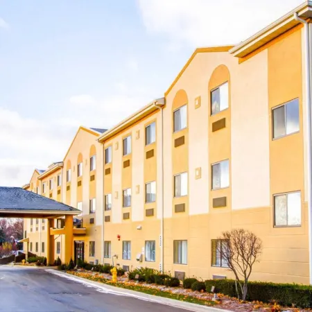 Comfort Suites Lombard/Addison