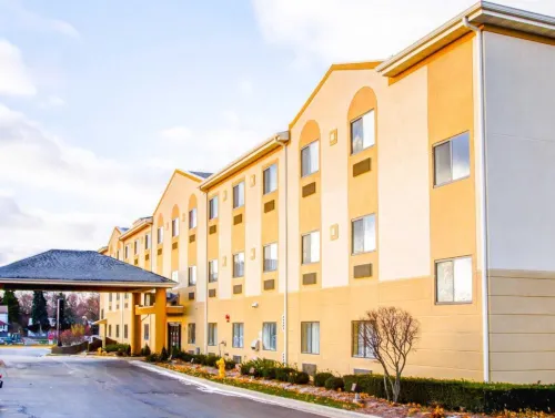 Comfort Suites Lombard/Addison Hotels in Lombard