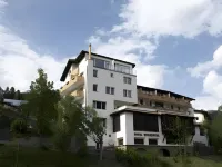 Engadiner Boutique-Hotel GuardaVal Hotels in Scuol
