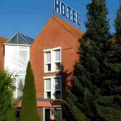 Tourhôtel Contact Hôtel (Tourhôtel du Golf) Hotel Exterior
