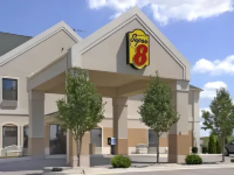 Super 8 by Wyndham Hampshire IL