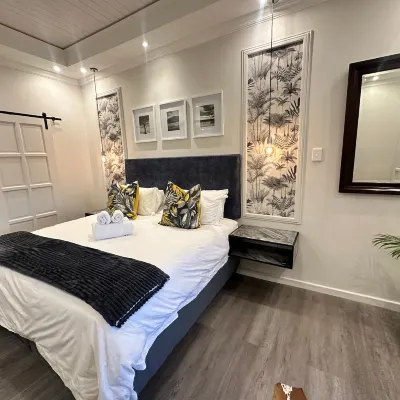 Spacube Luxury Suites and Spa Отели рядом с достопримечательностью «Парк Свободы»