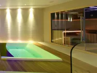 Grand Hotel Yerevan - Small Luxury Hotels of the World - Hot Tub