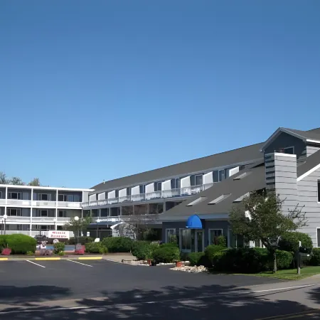 The Grand Beach Inn
