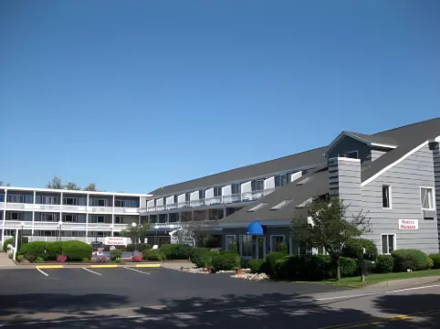 The Grand Beach Inn