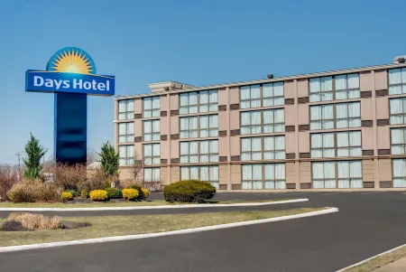 Days Hotel by Wyndham Toms River Jersey Shore Отели рядом с достопримечательностью «JCPenney»