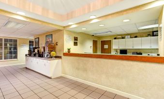 Super 8 by Wyndham Smithfield/Selma