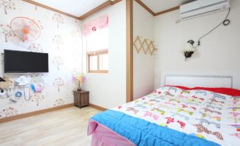 Samcheok Yonghwa Beach Pension