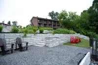 Ramada by Wyndham Ottawa on the Rideau
