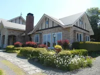 Pension Famille Hotels in Nishigō