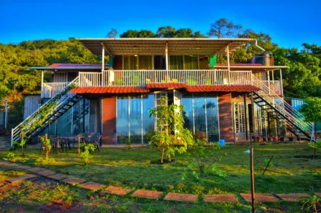 ForRest Homestay Villa Отели в г. Харив