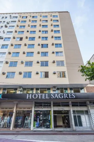 Sagres Praia Hotel Hotels near 