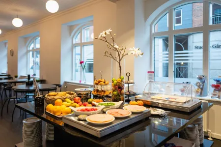 Cabinn Esbjerg Отели рядом с достопримечательностью «Bogtrykmuseet»