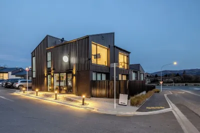 Alpine Junction Townhouse Apartments, Lodge & Hotel