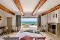 Vue D'exception À Gordes Hotels in Gordes