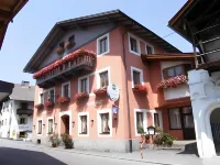 Gasthof Zum Stollhofer Hotels in Zirl