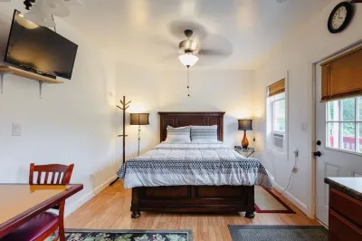 Micosta Leisure Inn Hotels in New Baltimore