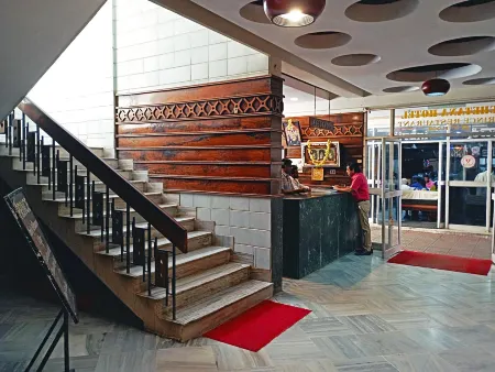 Hotel Chetana Отели в г. Давангере