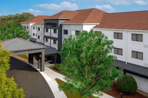 Courtyard Tallahassee North/I-10 Capital Circle Hotels in Leon County