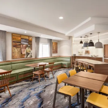 Fairfield Inn Erie Millcreek Mall Отели рядом с достопримечательностью «Торговый центр Millcreek Mall»