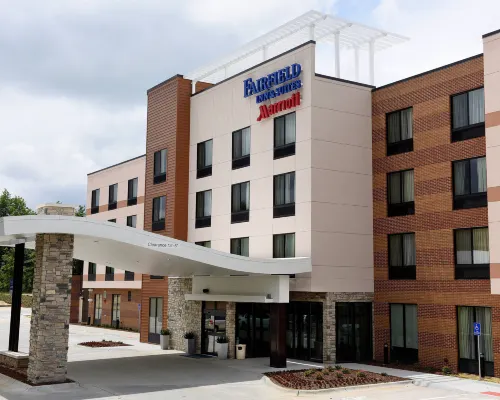Fairfield Inn & Suites Omaha West Hotels in Omaha