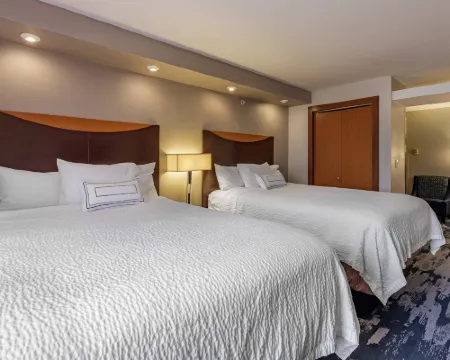 แฟร์ฟิลด์ อินน์แอนด์สวีทส์ บายแมริออท เท็กซาร์แคนา โรงแรมในเท็กซาร์คานา