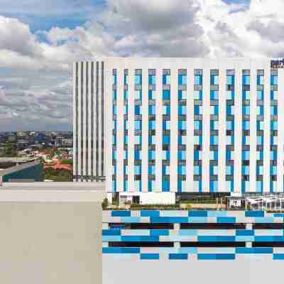Park Inn by Radisson North EDSA Hotel Exterior