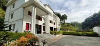 Corbett Mist Resort - bar
