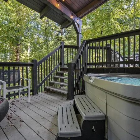 Cozy, Style, Hot Tub, Games, Perfect Location!