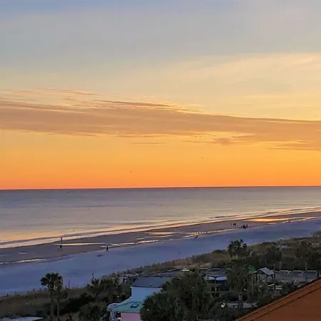 Romantic Beach Condo - spectacular ocean views