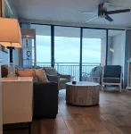 GREAT FOR COUPLES, OCEAN FRONT,SHOWER SPA, GORGEOUS BALCONY OCEAN VIEW  KINGBED