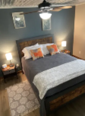 Cozy new cottage sleeps 4 near Watkins Glen Racetrack!