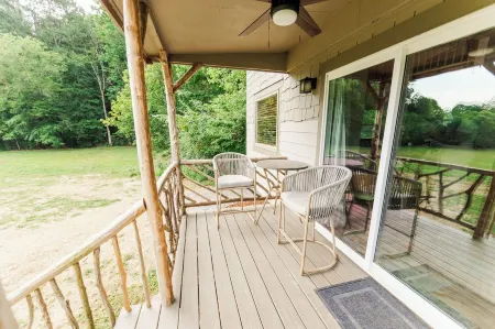 Quiet, cozy cottage on a 45 acre homestead.