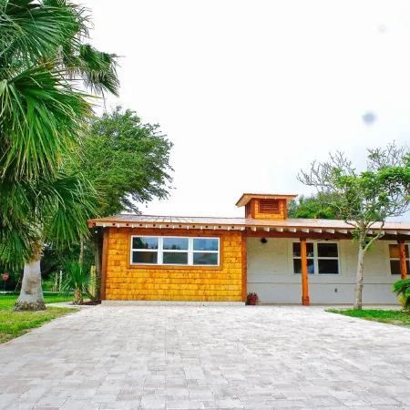 1st Street Cedar Beach House Retreat