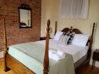 Sweet suites #3 Heart of Historic Sturgeon-Bay Hotel in zona Third Avenue Playhouse (TAP)