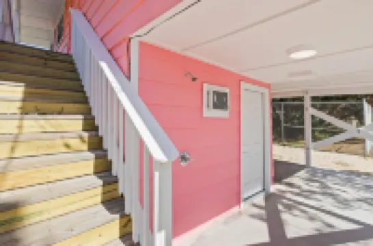 Fun cottage in a fantastic Gulf Shores location!  Close to the beach!