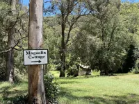 Magnolia Cottage @ Hidden Valley Retreat Cottages Hotels in Grose Vale