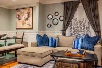 Luxury Home- Walking distance to UBS Arena/Belmont Park Village Hotels in Elmont